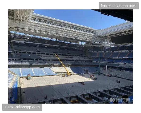 伯纳乌球场全新可开合草皮系统通过测试，将于下月正式启用